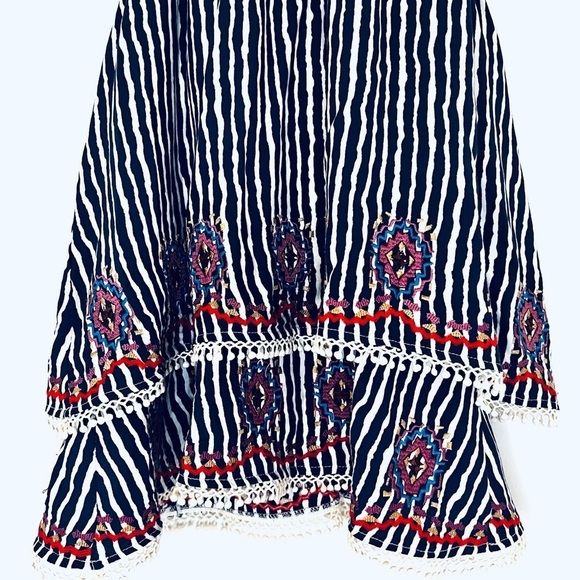 2/$25 Morgan Claire - Layered Sleeveless Top - Picture 5 of 9